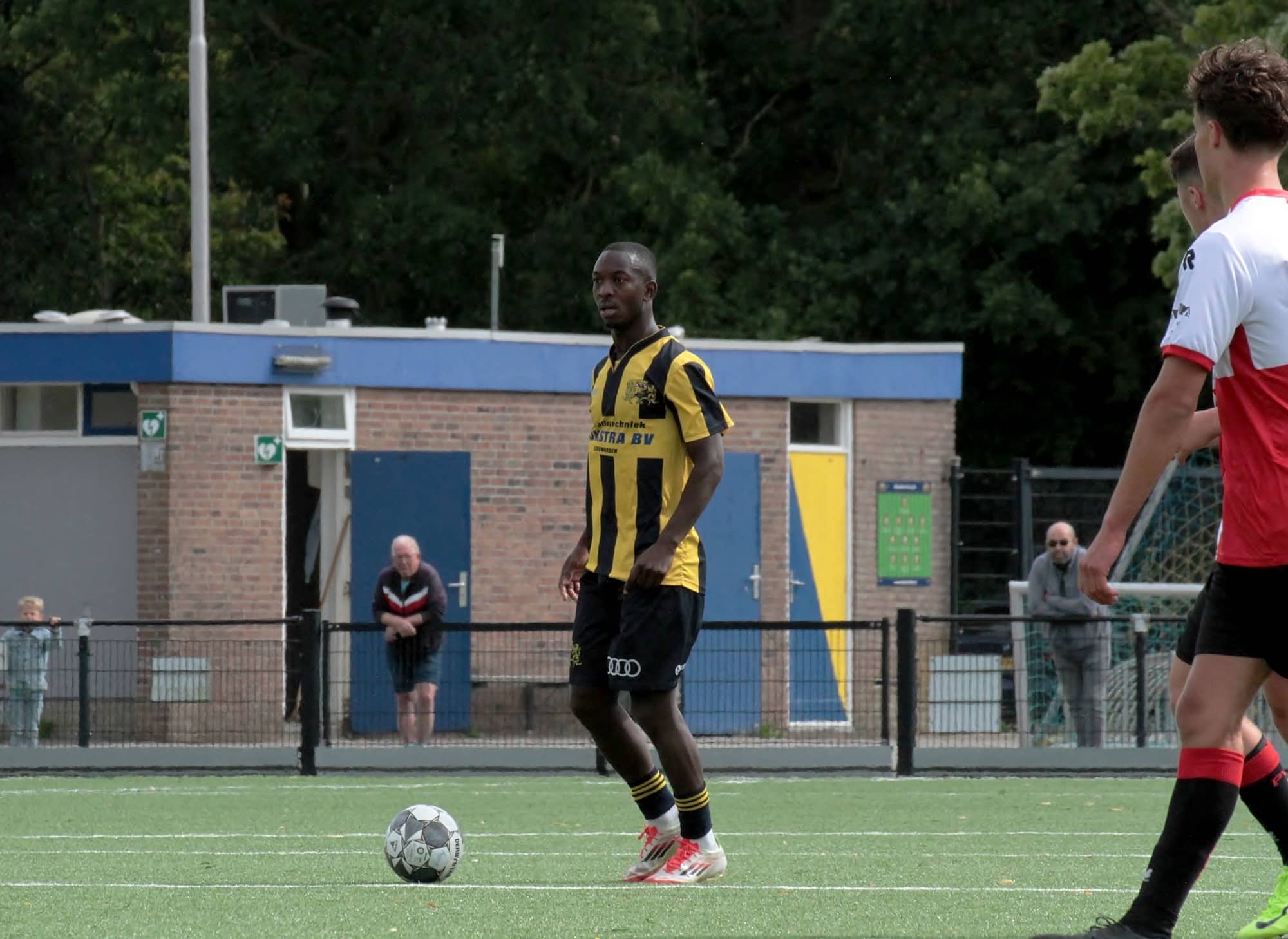 Jhondly van der Meer