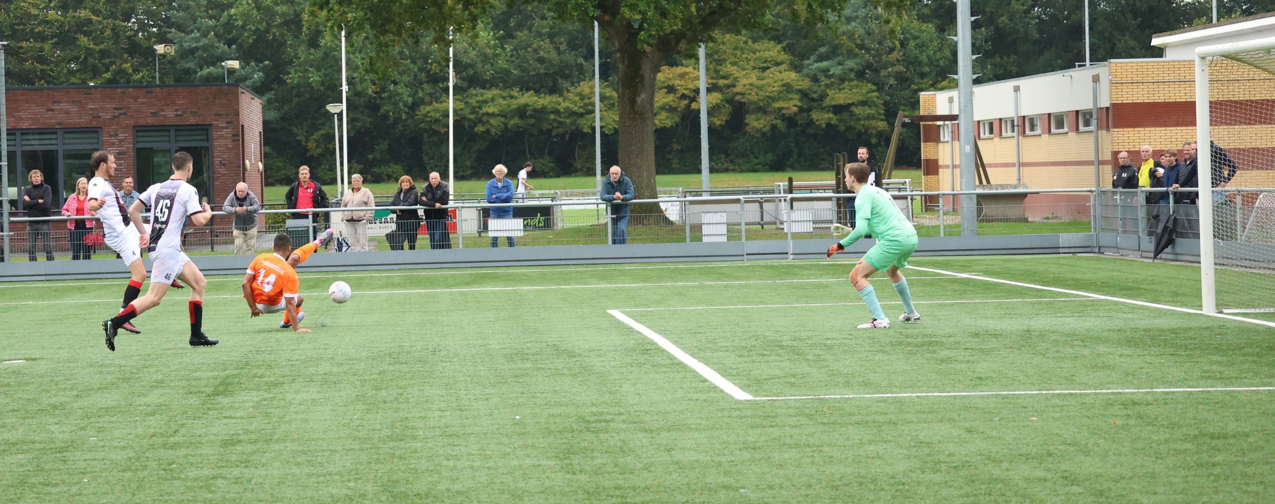 Vv Kollum Laat Het In De 1E 20 Minuten Liggen Tegen Vv Gorecht 7 Slotoffensief - JM2A8641 scaled