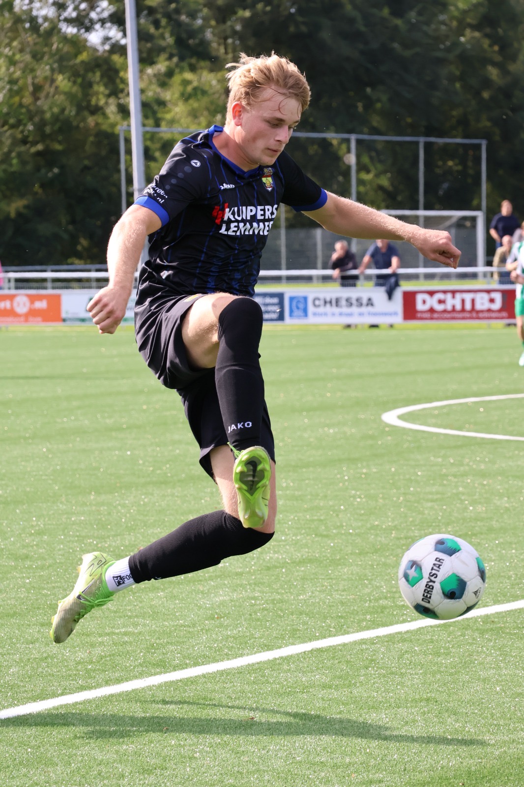 Fc Lemmer Op Officieel Geopend Kunstgrasveld Onderuit Tegen Sc Joure 2 Slotoffensief - Senne Heeres