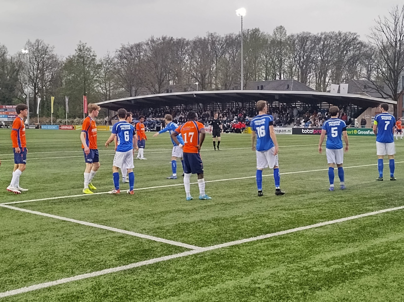 Knappe teamprestatie levert ONS Sneek drie punten op in Tubbergen