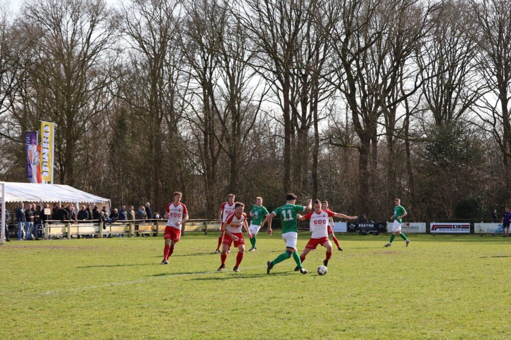 Jesper de Leeuw maakte tegen Old Forward een Hattrick