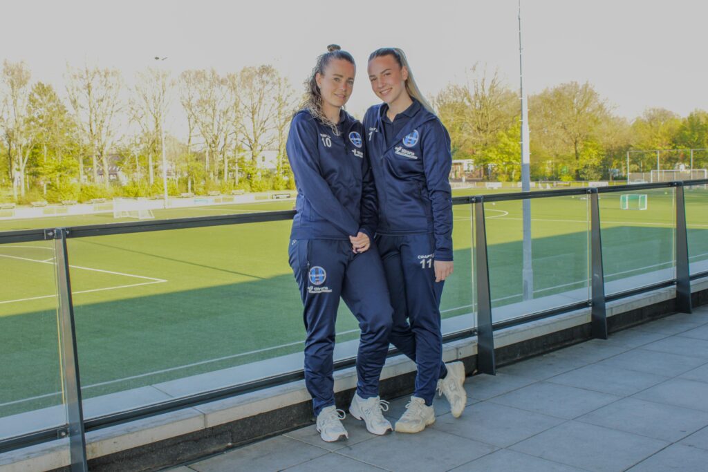 Drie zussen Tilkema in de aanval bij FC Burgum VR1 “Later besef je pas hoe bijzonder het is.”