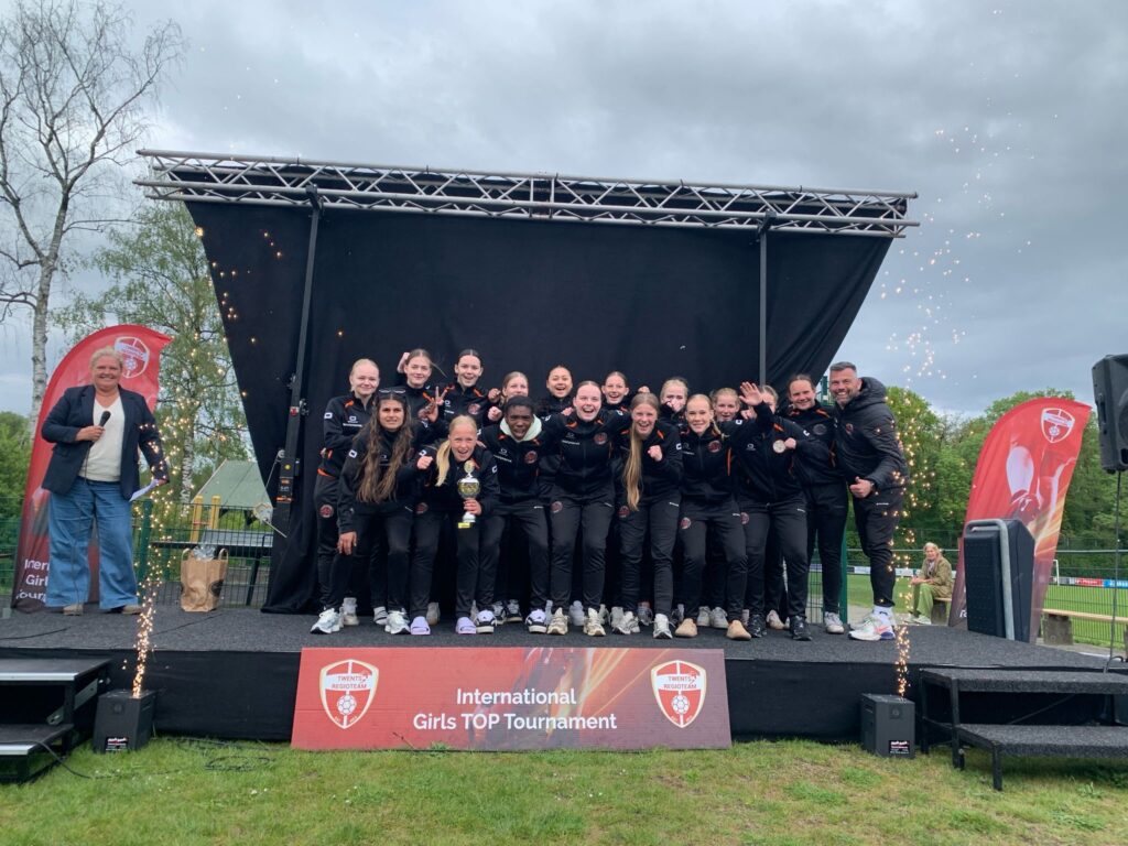 Meiden Onder 17 FC MVA Noord “best of the rest” op sterk bezet internationaal toernooi