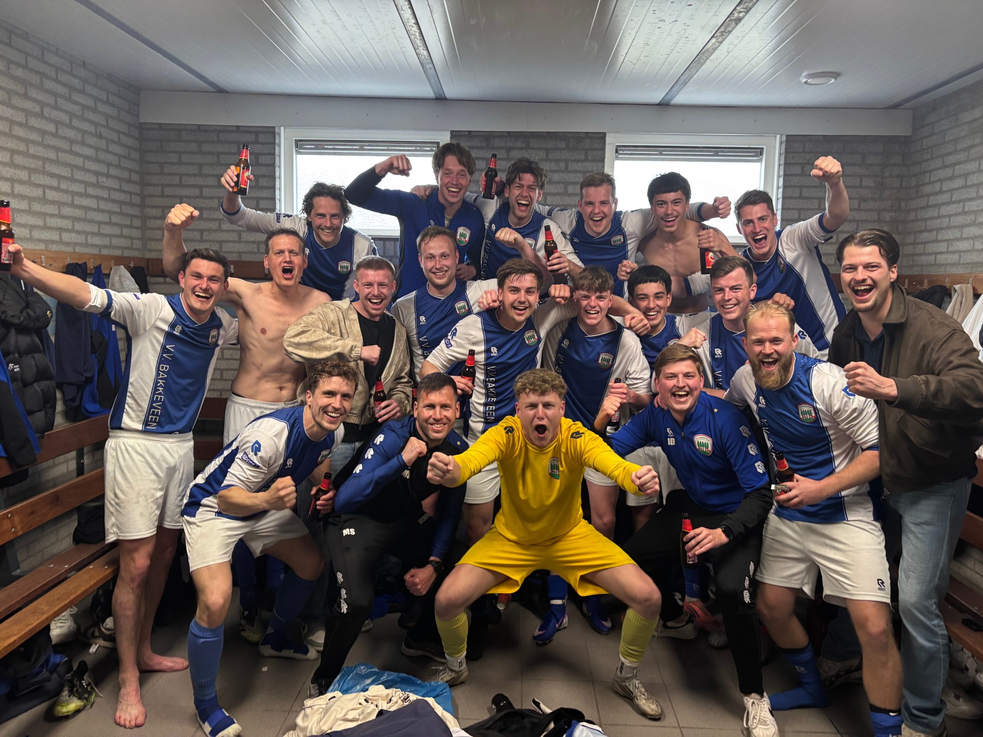 Video: VV Bakkeveen speelt zich definitief veilig