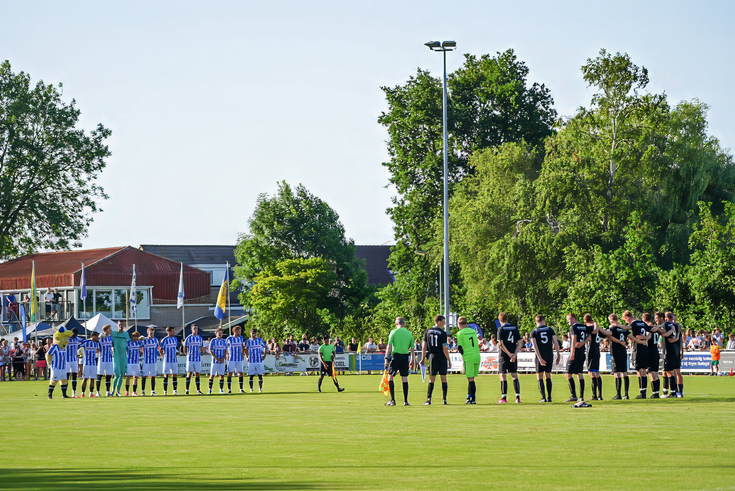 sc Heerenveen wint oefenduel doelpuntrijk van Regioselectie Gaasterlân-Sleat