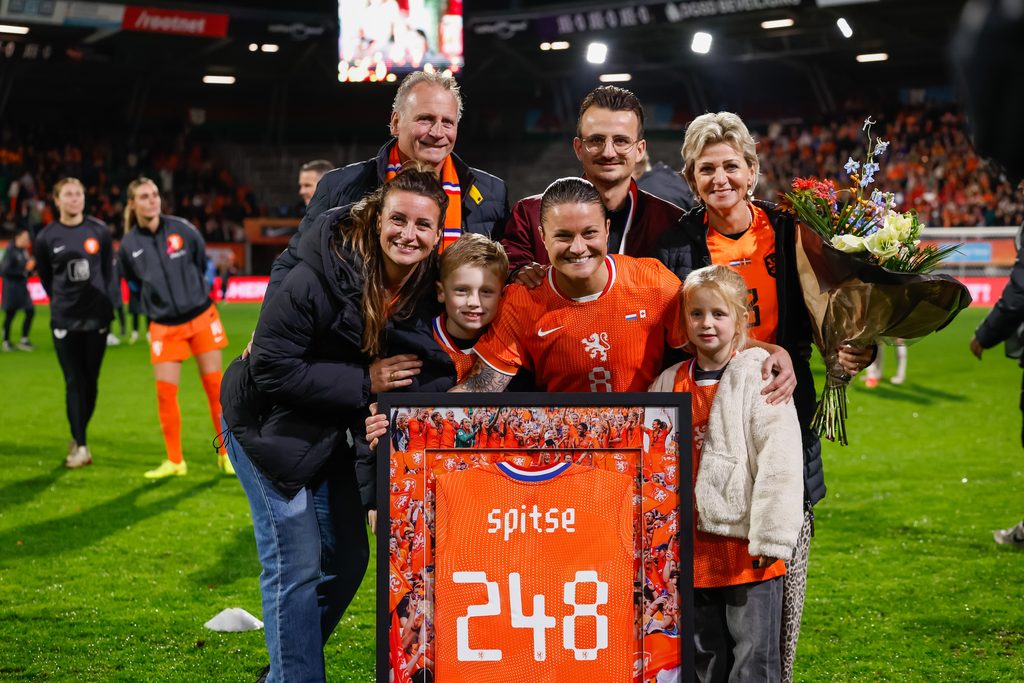 Sneek Xi: Van Sneker Voetbalvelden Naar Het Betaald Voetbal 2 Slotoffensief - 250631
