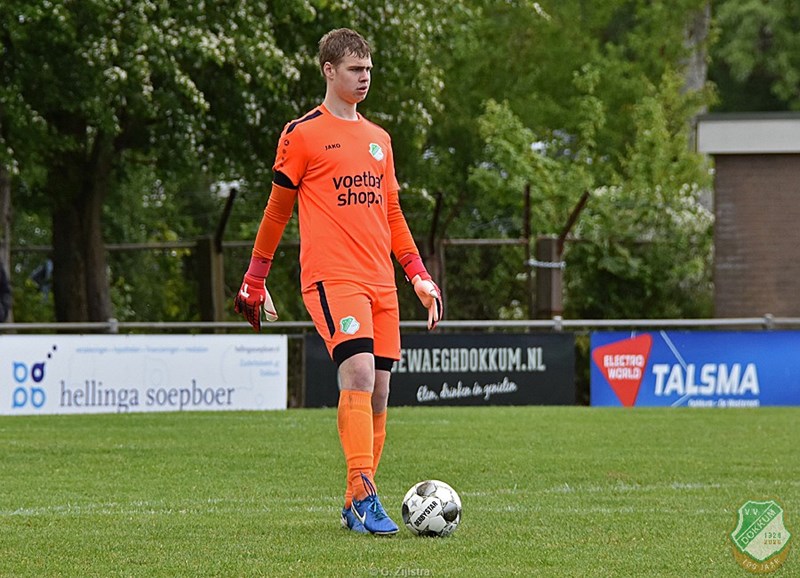Dokkum kruipt door het oog van de naald!