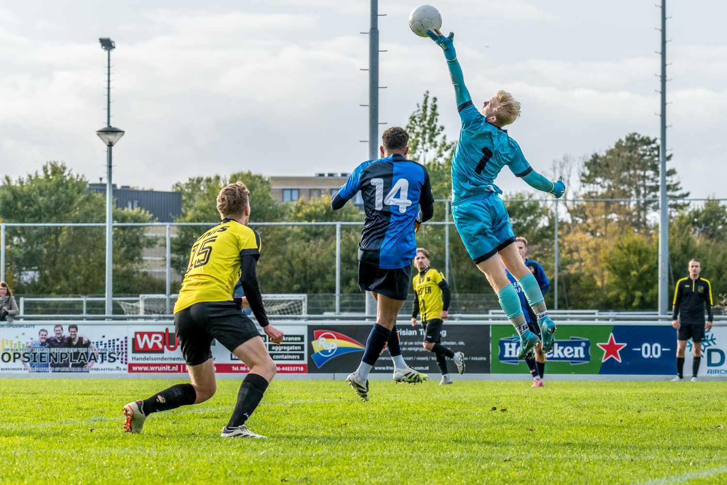 Fc Harlingen Houdt Schade Beperkt Tegen Sterk Gavc 3 Slotoffensief - DBF 4535