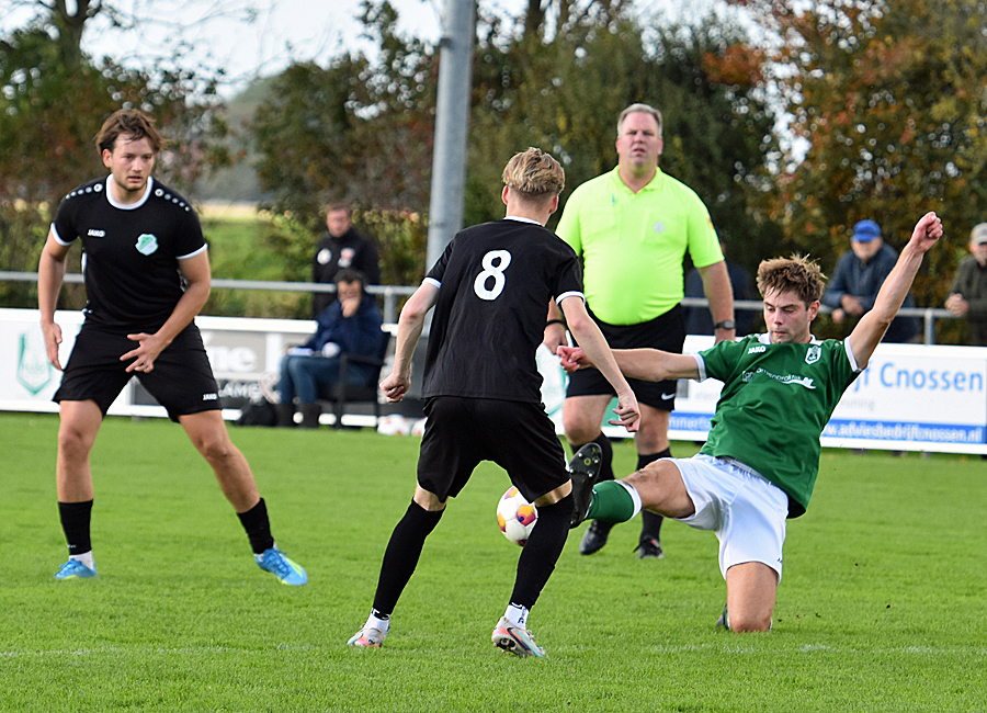 Dokkum Verslaat Hjsc, Na Strafschoppen! 4 Slotoffensief - DSC 1435