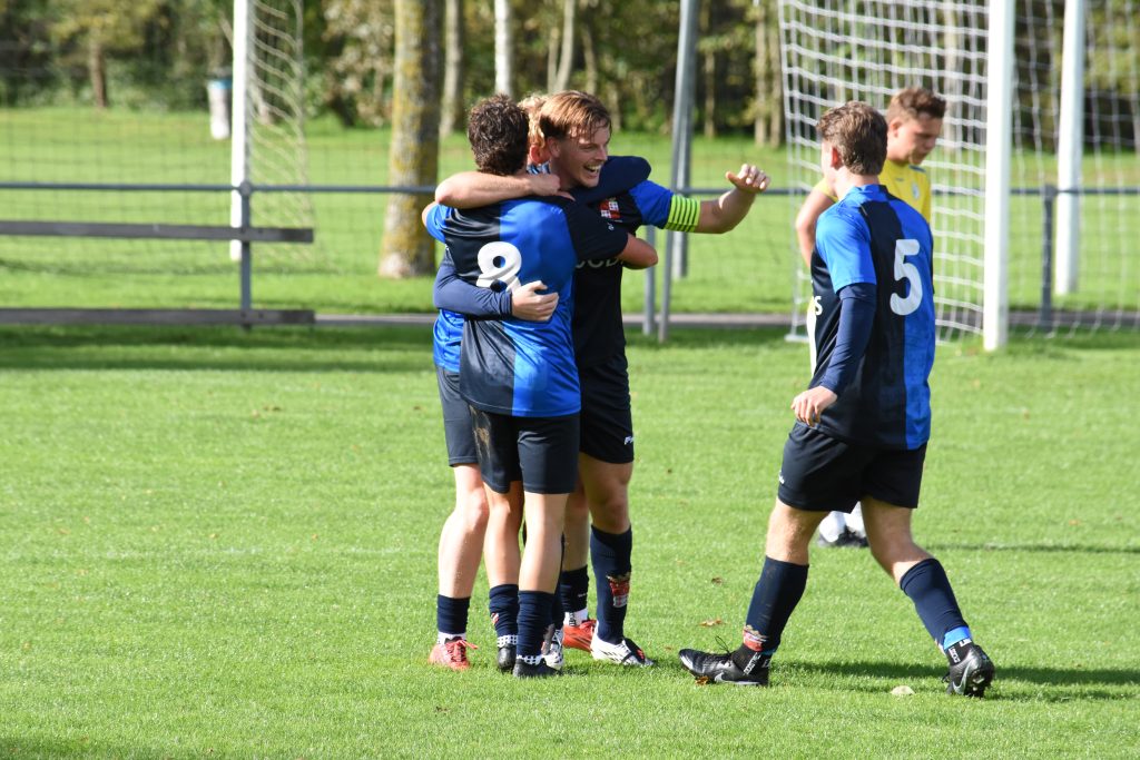Geel-Wit-1-fc-Harlingen-1-goal-Remko-Zandberg