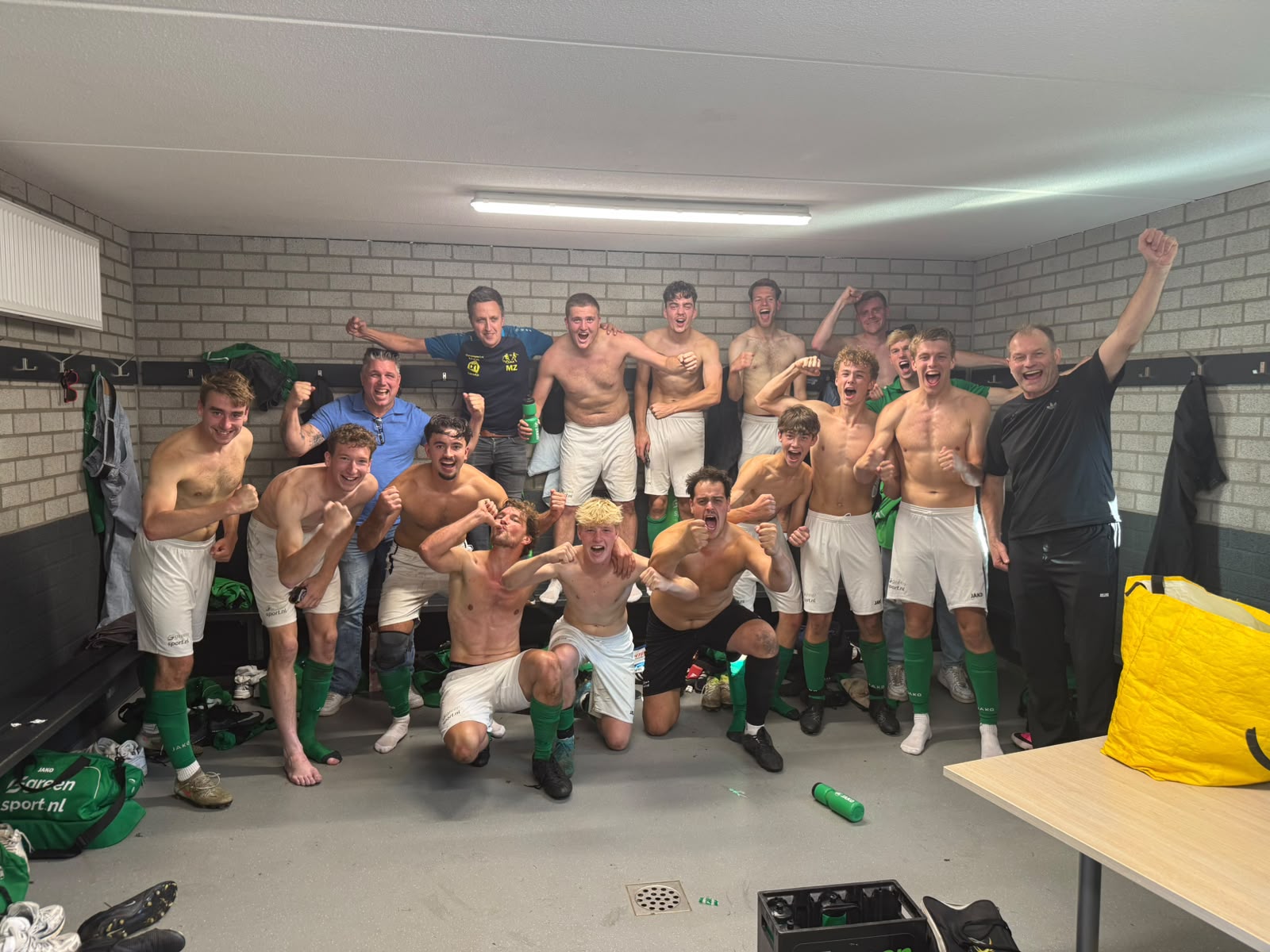Tijnje blijft ongeslagen na sterke 2-0 overwinning op VWC
