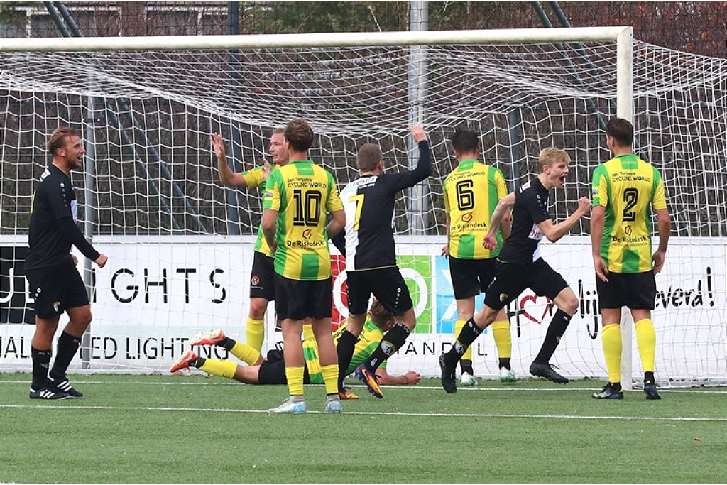 Robin Semplonius leidt Sneek Wit Zwart langs FVC